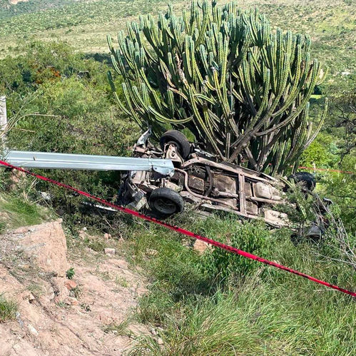 TRÁGICA VOLCADURA EN CALVILLO DEJA UN MUERTO Y CINCO PERSONAS LESIONADAS
