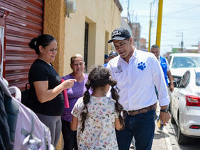 RECORRE LEO MONTAÑEZ COLONIA MIRAVALLE PARA ESCUCHAR Y ATENDER A LOS VECINOS