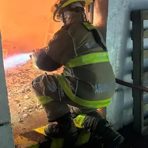 CON UN FLAMAZO SE INCENDIÓ UN LOCAL COMERCIAL EN LA CALLE SAN CARLOS