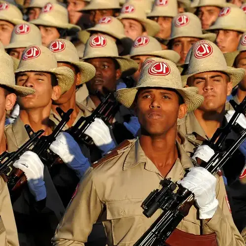 CUBA EN ALERTA: SE PREPARA ANTE UNA POSIBLE ESCALADA MILITAR CON EE.UU.