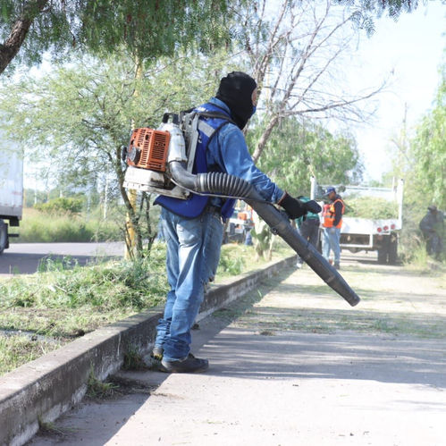 REALIZA MUNICIPIO OPERATIVO DE LIMPIEZA EN TERCER ANILLO AL PONIENTE DE LA CIUDAD