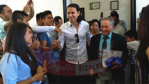 El jugador "Jerry" Flores imparte platica magna en el Ayuntamiento de Mendoza.
