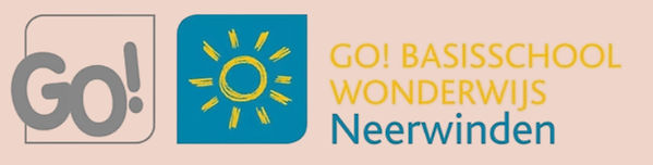 Green White and Red Illustrative Christmas Greeting Card  (Wijnbeker) (1)_edited.jpg