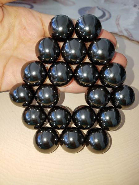 Thumbnail: Magnetic Hematite Silver Balls