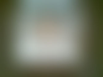 Vasques dorées et cheminée avec terres cuites : esprit des 1001 nuits