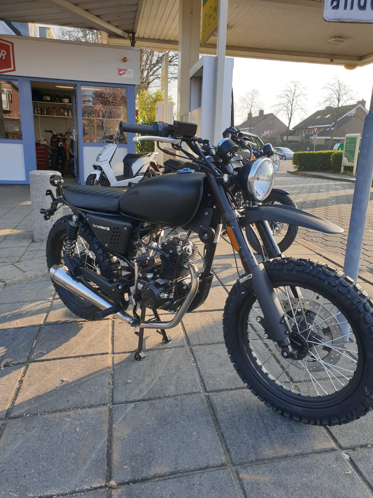 Skyteam Scrambler 50CC Hanway Mash Schakelbrommer Demo
