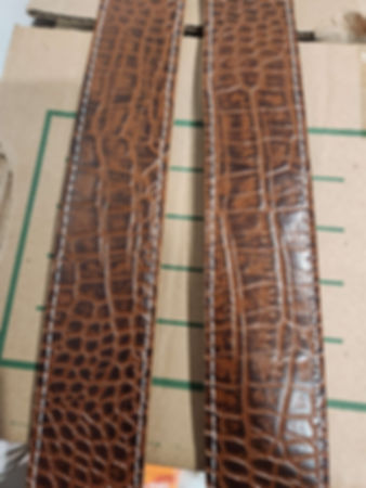 Engel Lunchbox Strap (Gator embossed)