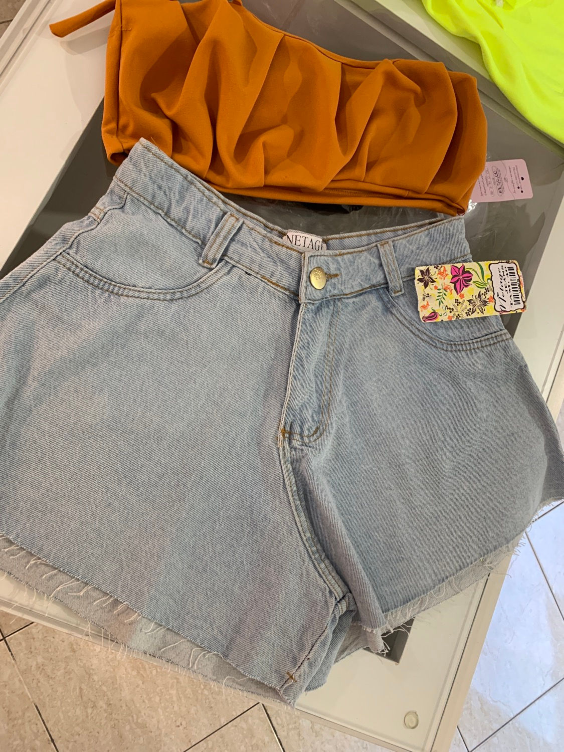 Conjunto de short jeans com top alfaiataria 