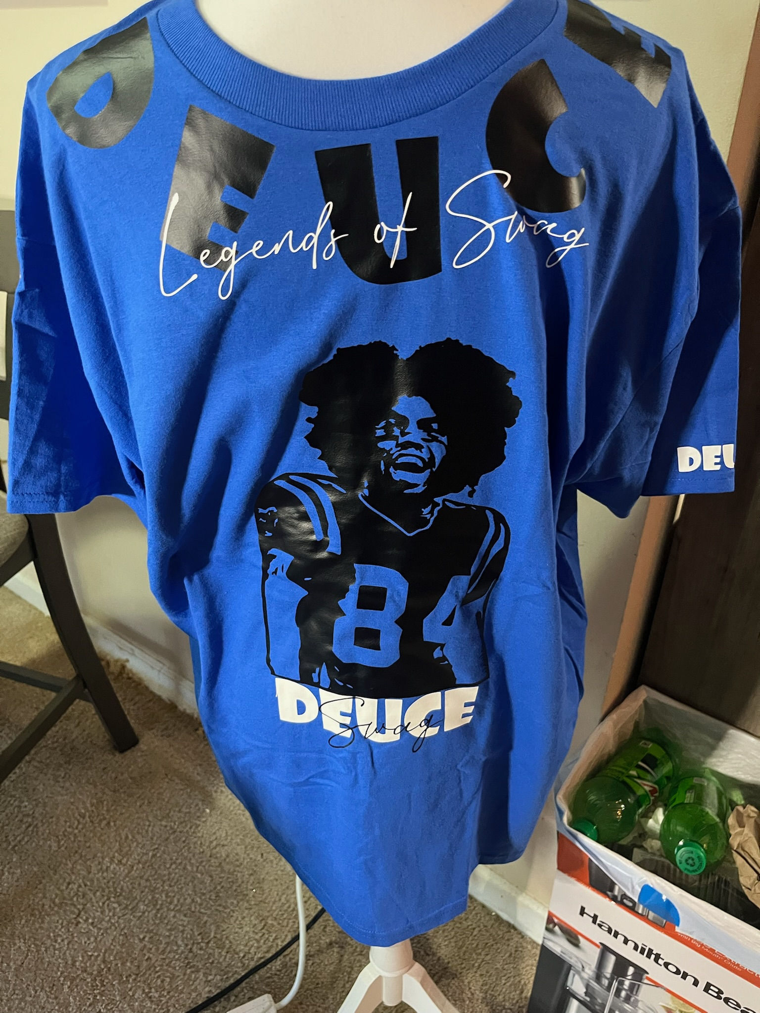 Royalshort sleeve t shirt with curved logo deuce design size XL