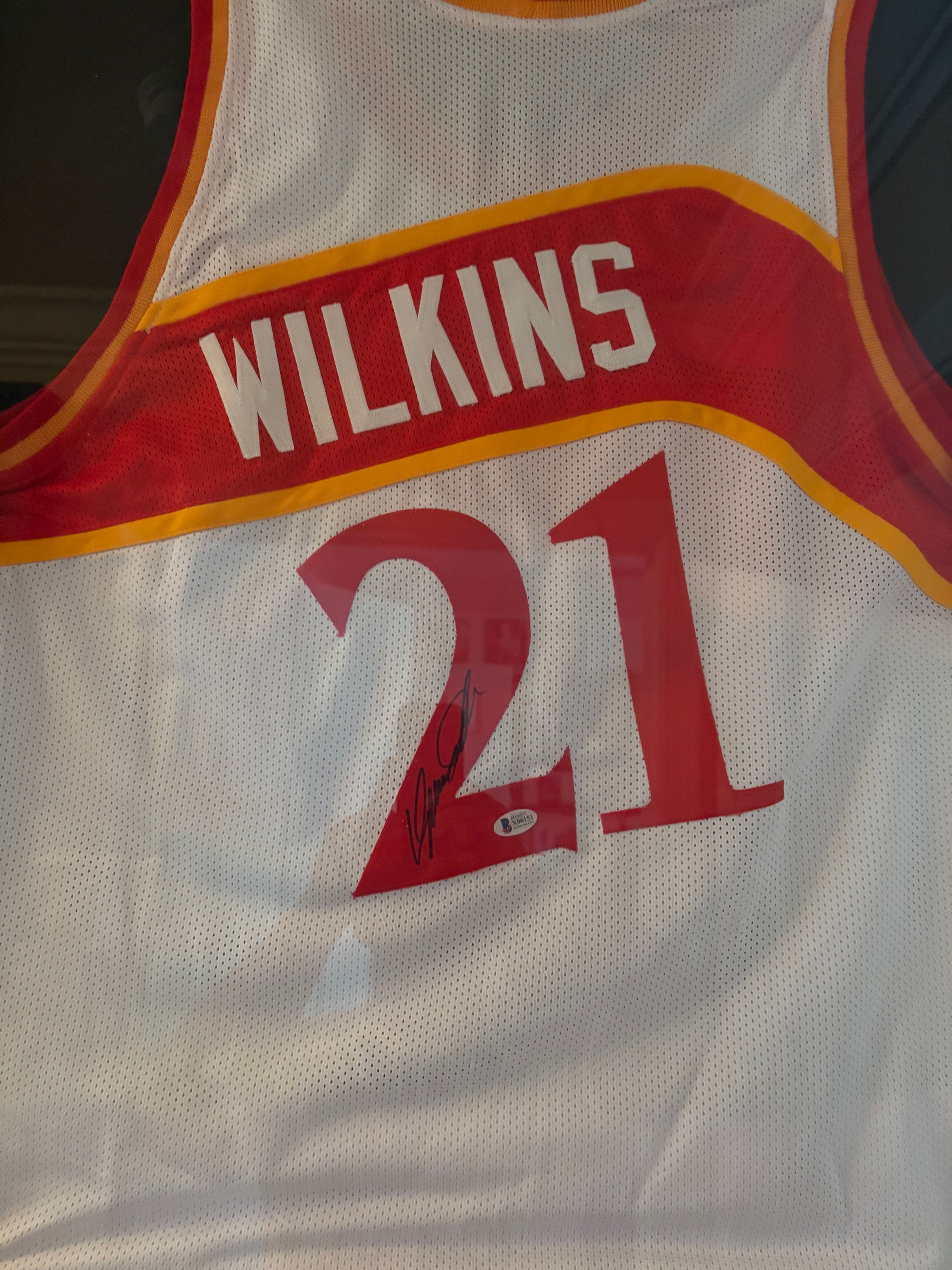 Hawks Dominique Wilkiins signed jersey