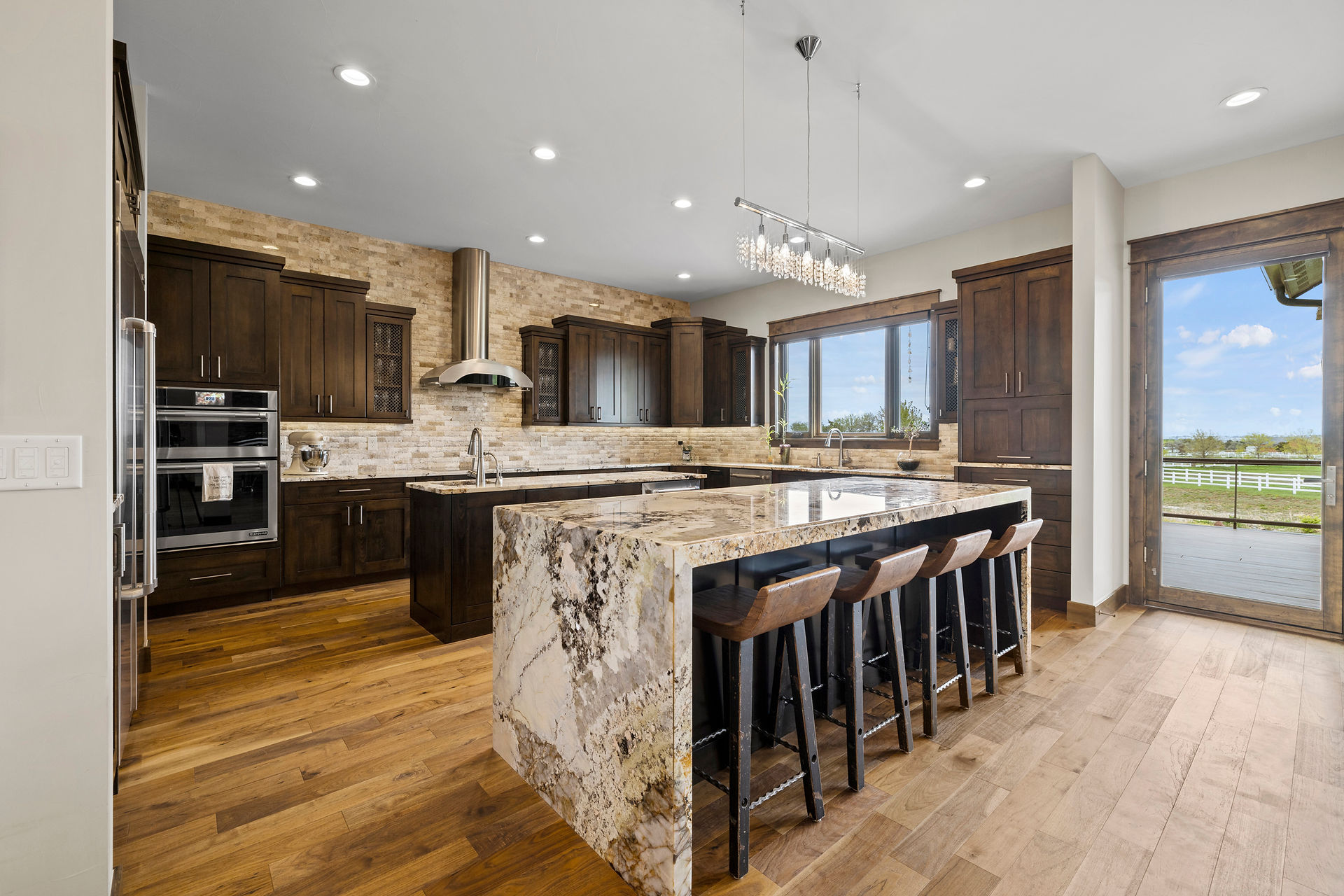 2466 Spruce Meadow Dr - Miranda Adame Productions