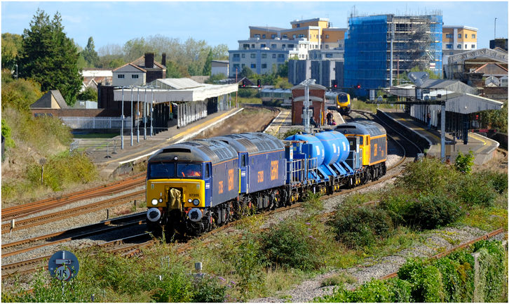 A picture of old class 57s arriving at Taunton with the autumn Rail Head Treatment Train.
This photo was taken by Eddie Holden who is an authentic and creative railway photographer.