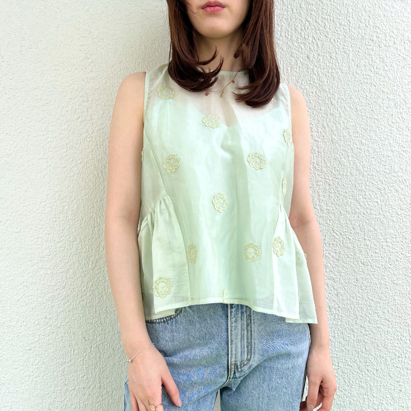 サムネイル： mint green floral embroidery top