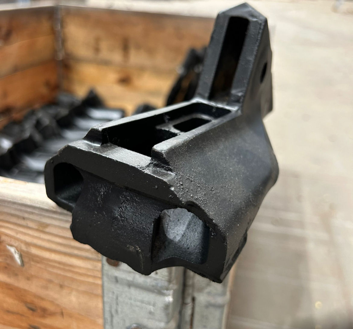 Lot de 24 dents Bourgault 102mm semences et ferti double shoot 610-TIP-4082