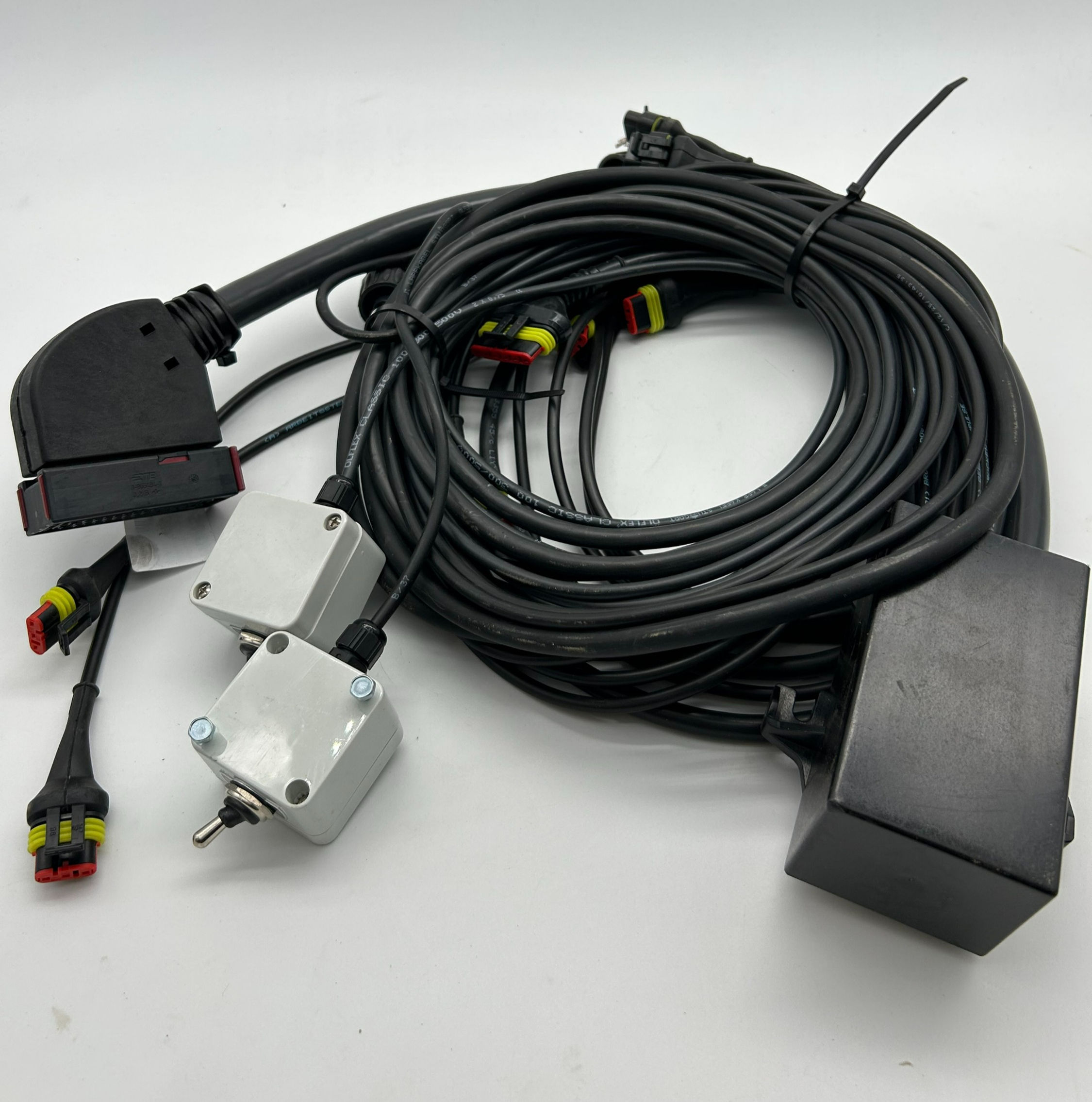 Pieuvre isobus double cuve fertilisation solide