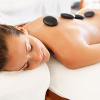 Massage aux pierres chaudes