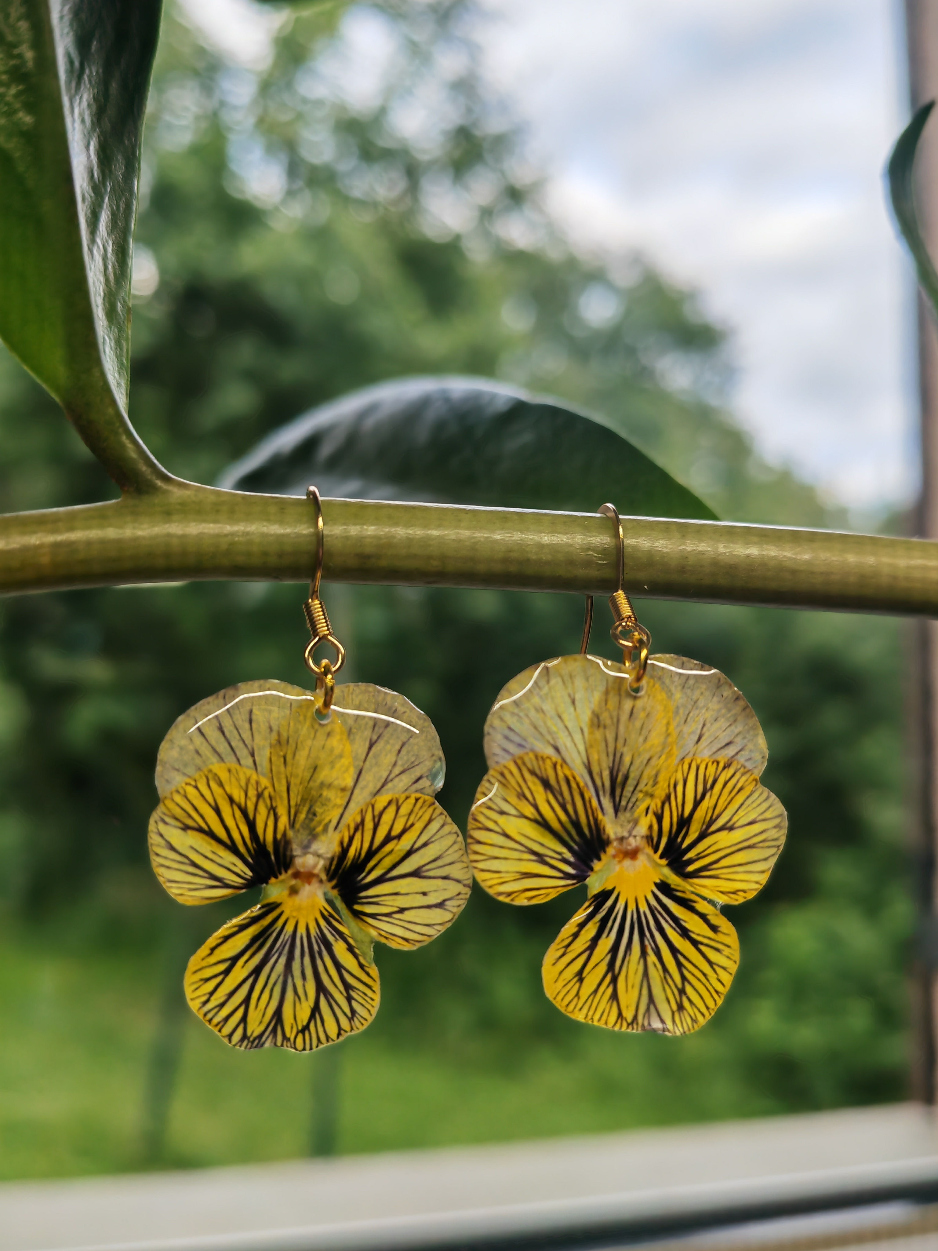 Boucles d'oreilles "Pensée jaune nervure"