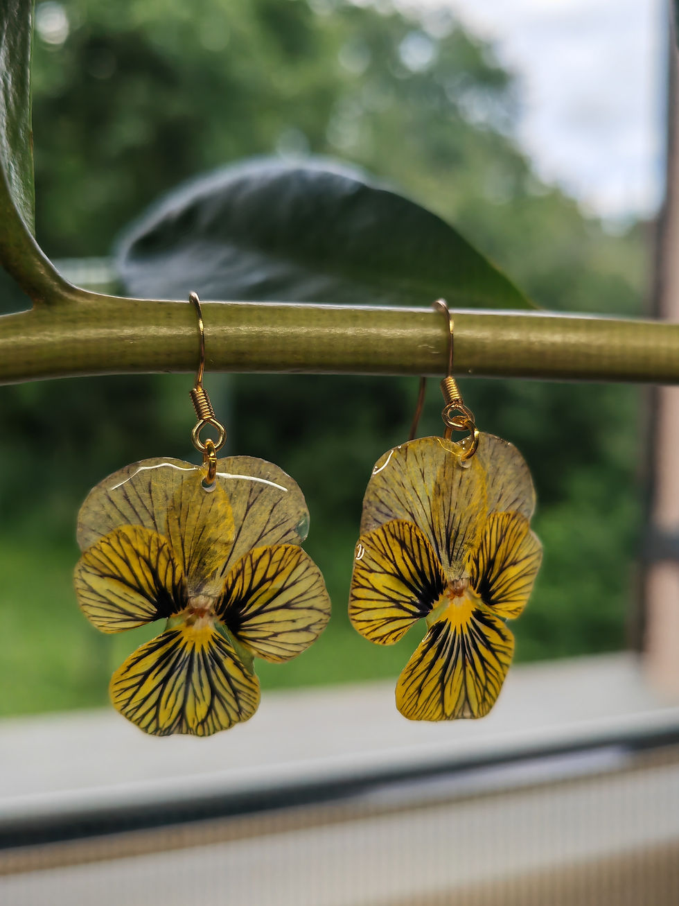 Miniature : Boucles d'oreilles "Pensée jaune nervure"