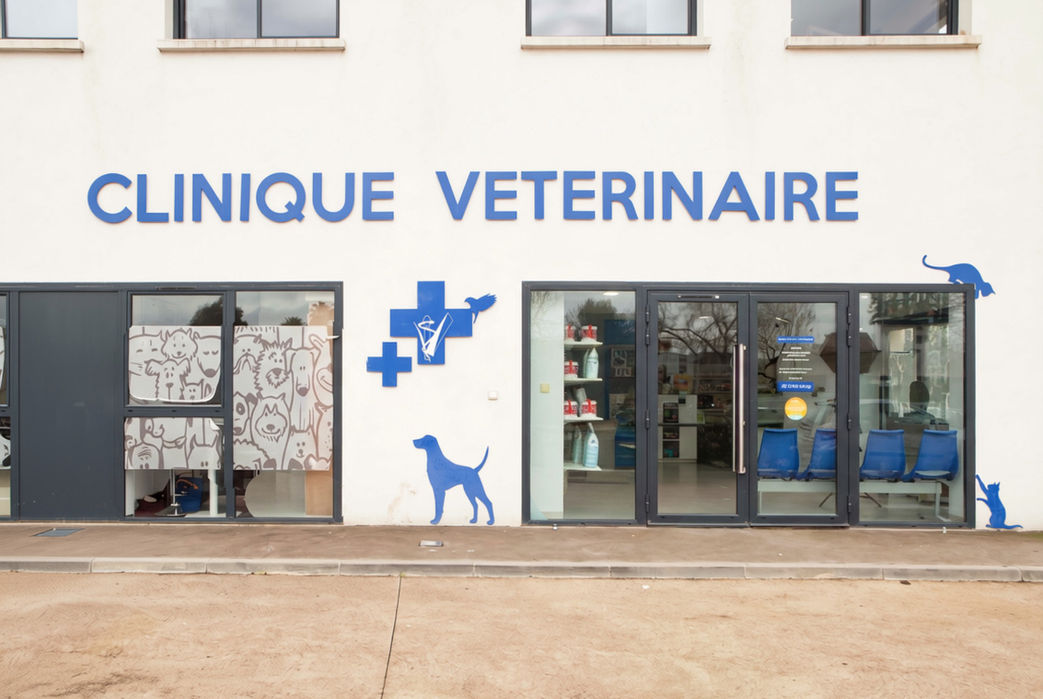 Façade de la clinique vétérinaire Sarrola-Carcopino.