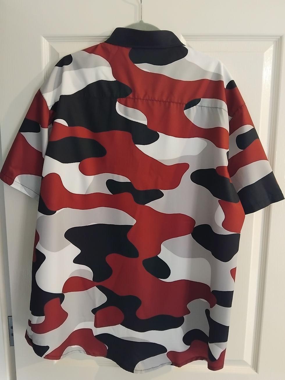 Thumbnail: Burgundy Camo Button Down Short Sleeve(Black))