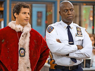 Especiais de Natal: Confira 4 séries de comédia que têm episódios natalinos para conferir