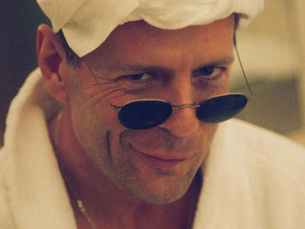 Bruce Willis anuncia aposentadoria ao ser diagnosticado com afasia; o que é a doença?