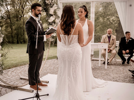 Love in Every Detail: The Importance of Who Stands Beside You