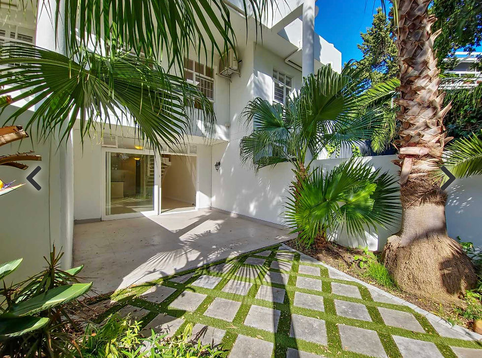 Three Bedroom Apartment | Gardens, Cape Town | For Sale