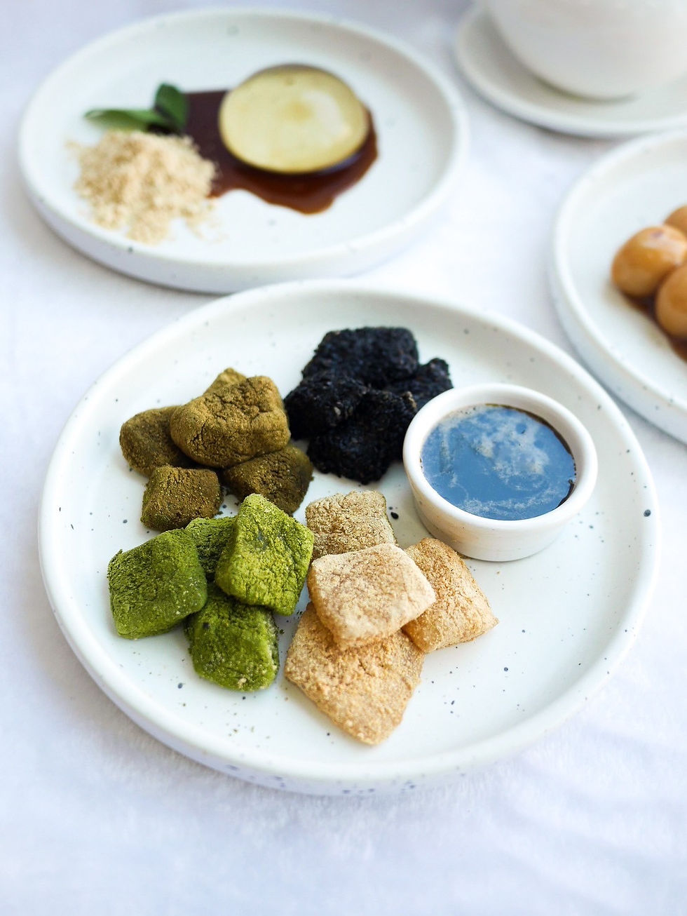 Thumbnail: Warabi mochi and dango