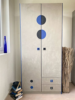Kleiderschrank gemalt in Japan-Muster