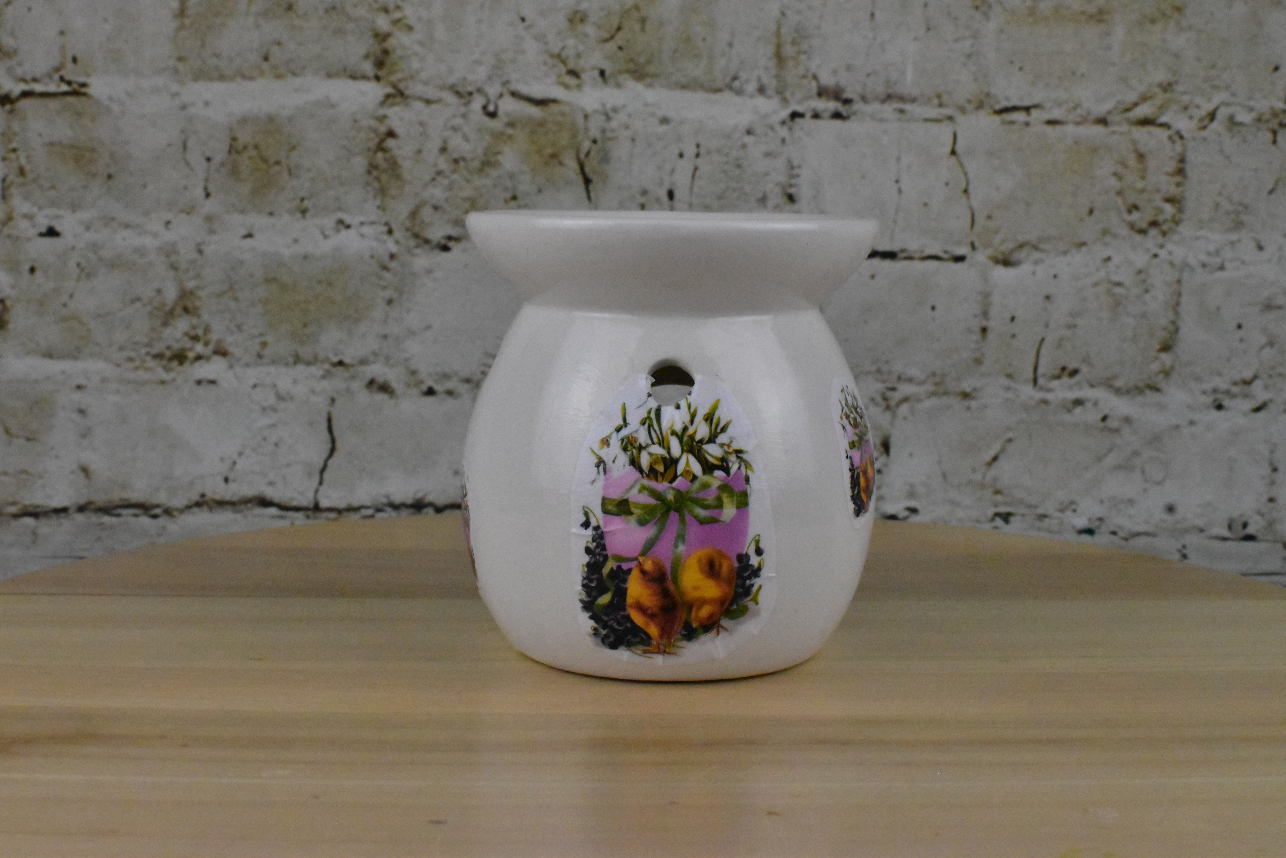 Hand decorated wax melt burner / tealight holder - Easter chickens / pink