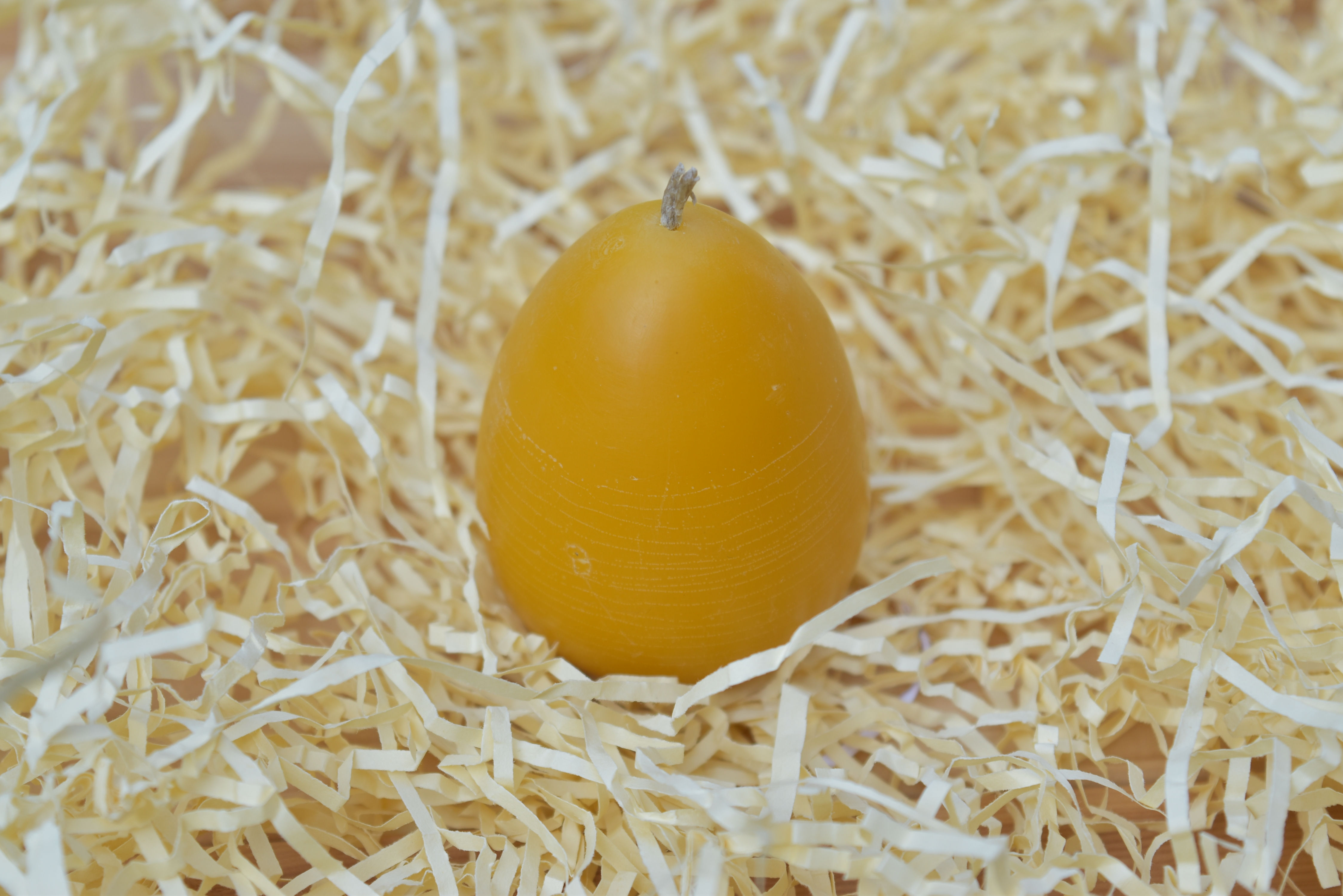 Egg shaped candle in organza bag - 3 pieces