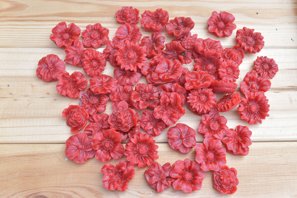 Selection of flowers melts in organza bag - red colour - 55 pieces