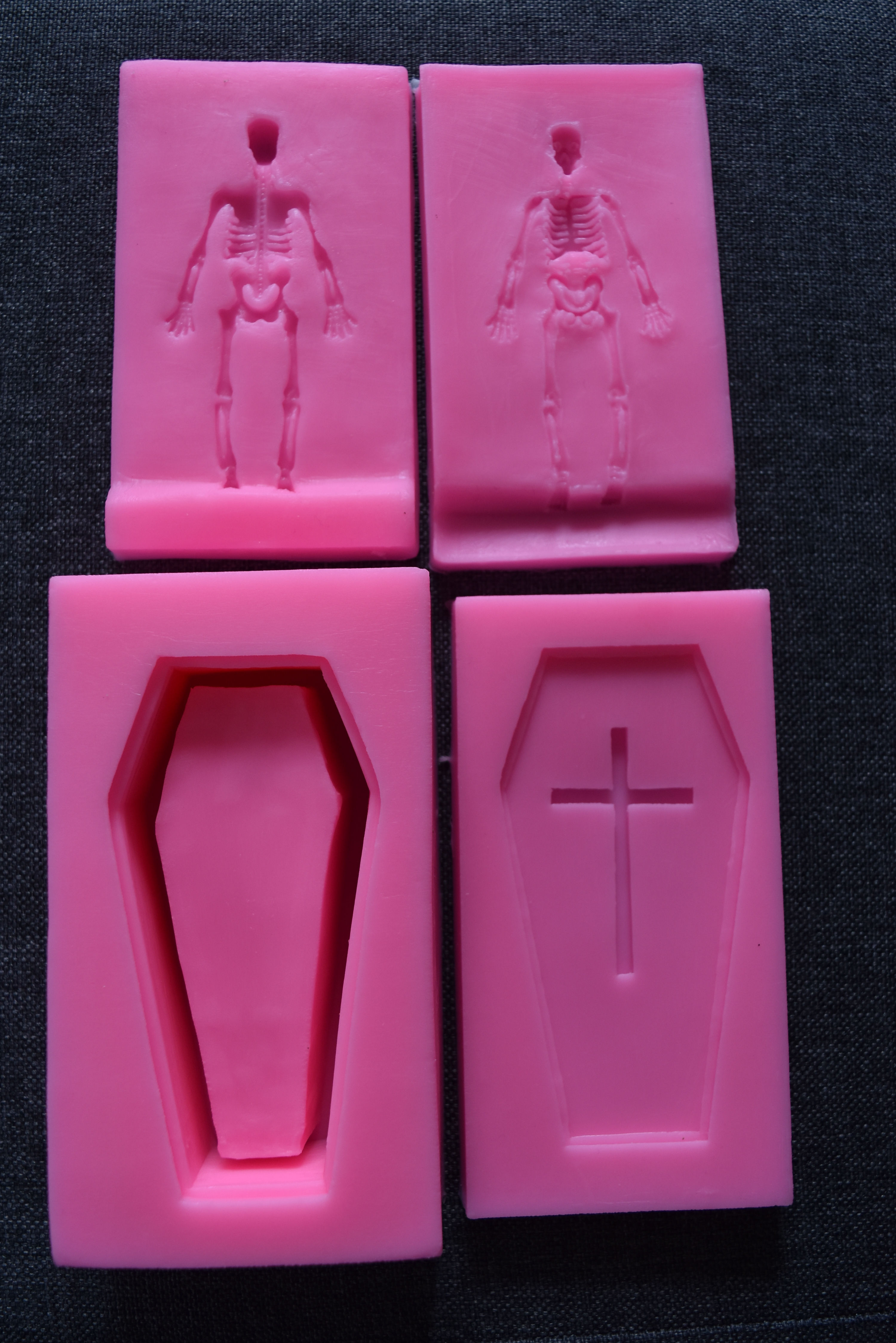 Cross coffin and skeleton (set)