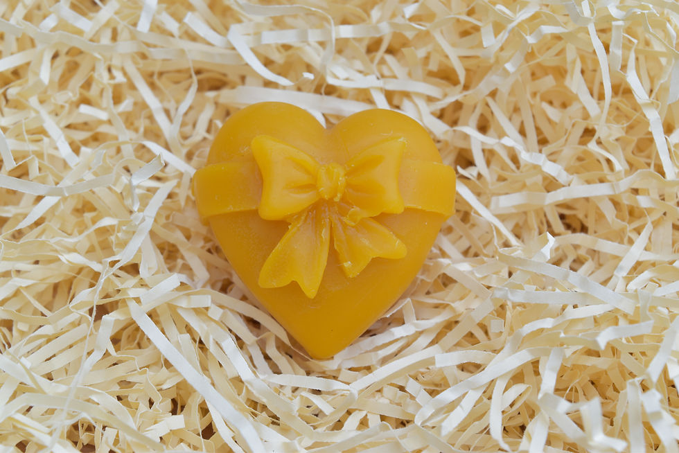 Heart shaped melt with ribbon in organza bag - 3 pieces