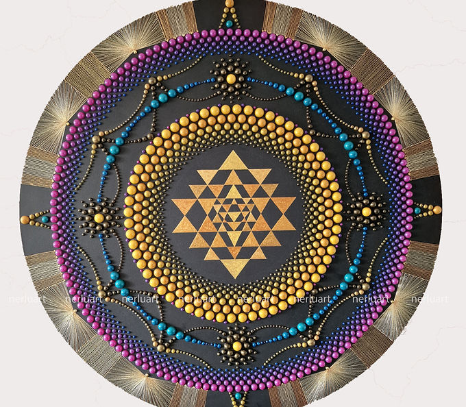 Mandala atlikta taškavimo technika namų ar kitų interjero erdvių dekoravimui. Menas interjero dekoravimui. Sakralus harmonizuojantis menas namams ir sielai. Taškavimo technika simetrija harmonija menas apvalus meno kūrinys ant drobės atliktas akriliniais dažais. Dovana jubiliejaus proga. Mandalų piešimas pagal užsakymą. nerluart vienetinis meno kūrinys. taškavimas mandalos piešimas