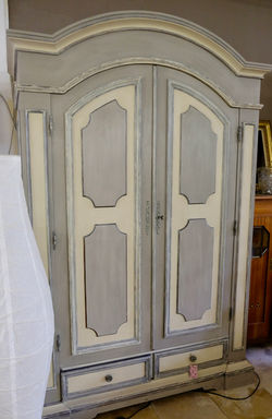 Kleiderschrank