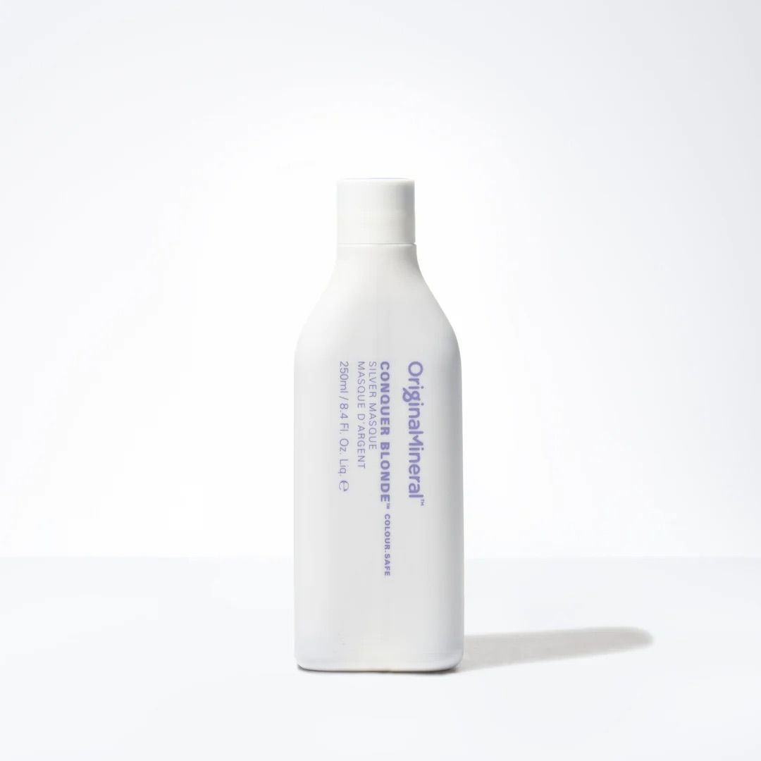 O&M CONQUER BLONDE SILVER MASQUE