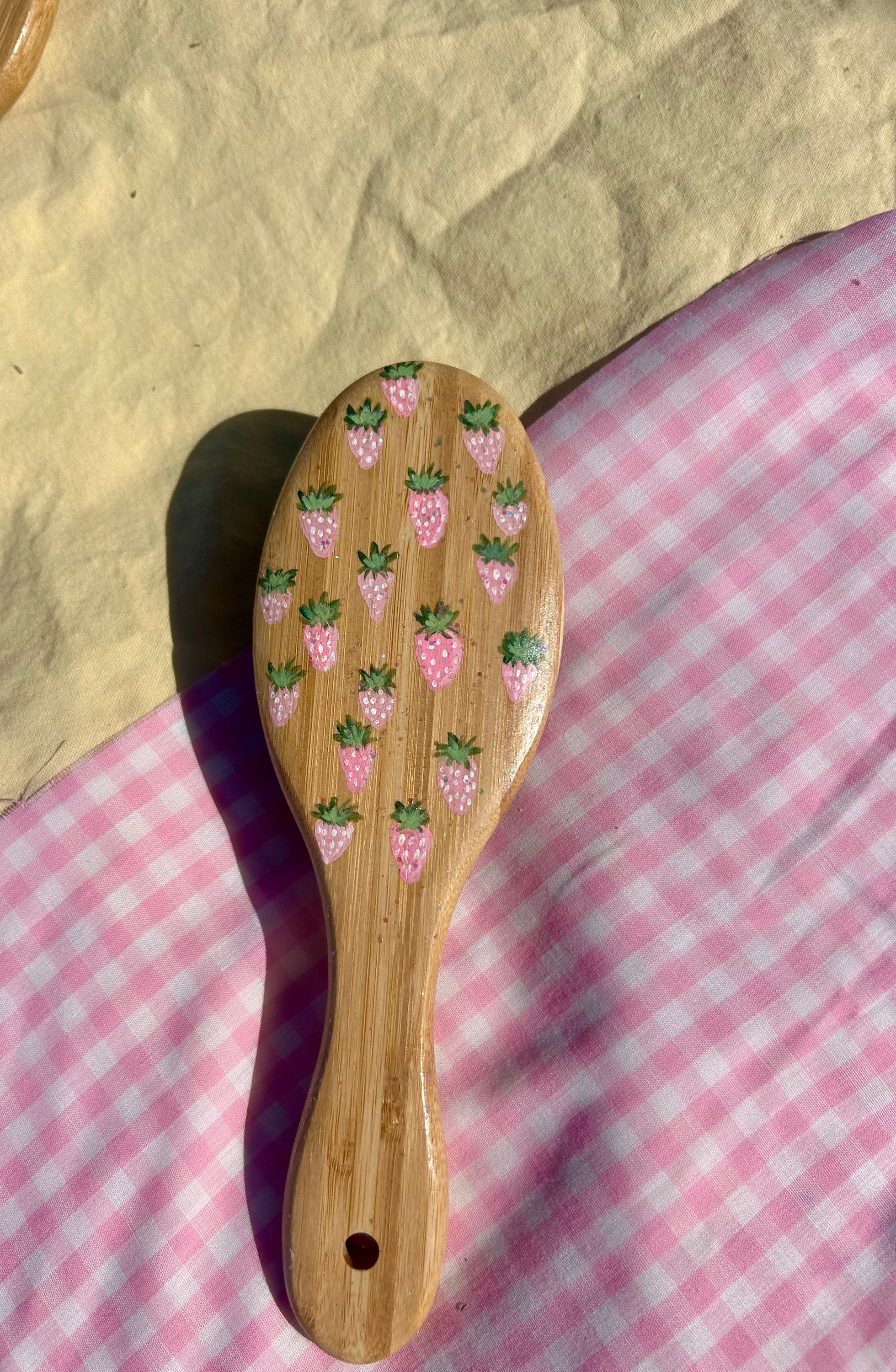 Strawberry brush