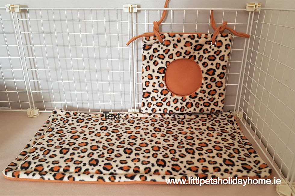 Hay bag with large pee pad