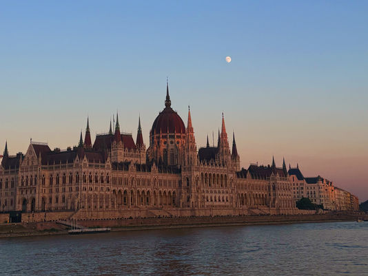 Where the Girls Go: The Perfect Day in Budapest
