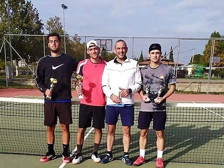 Τενιστική οικογένεια με διακρίσεις