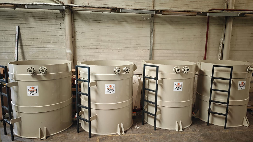 Master Plast Industrial olarak;  Polipropilen silindirik tank fiyatları,  PP dikey silindirik tank imalatı,  Özel ölçülerde PP tank üretimi,  Kimyasal dayanımlı PP depo çözümleri sunmaktayız.  Kimyasal depolama ve endüstriyel prosesler için güvenilir, kaliteli ve dayanıklı polipropilen tank arıyorsanız, doğru adrestesiniz.