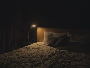 お酒を飲むと眠れる、は本当か──睡眠とアルコールの科学