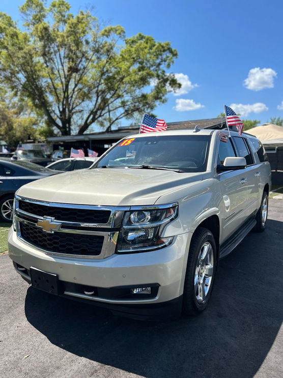 2015 Chevrolet Suburban LT's photo