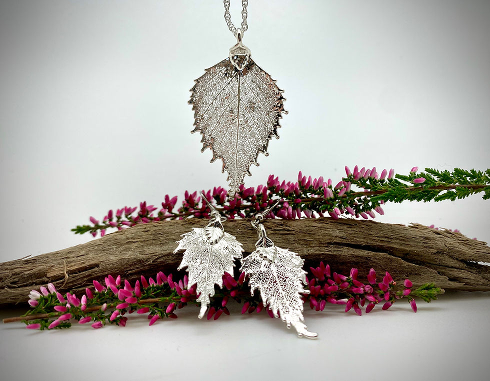 Thumbnail: Ekte Bjørkeblad i Sølv – Øreheng