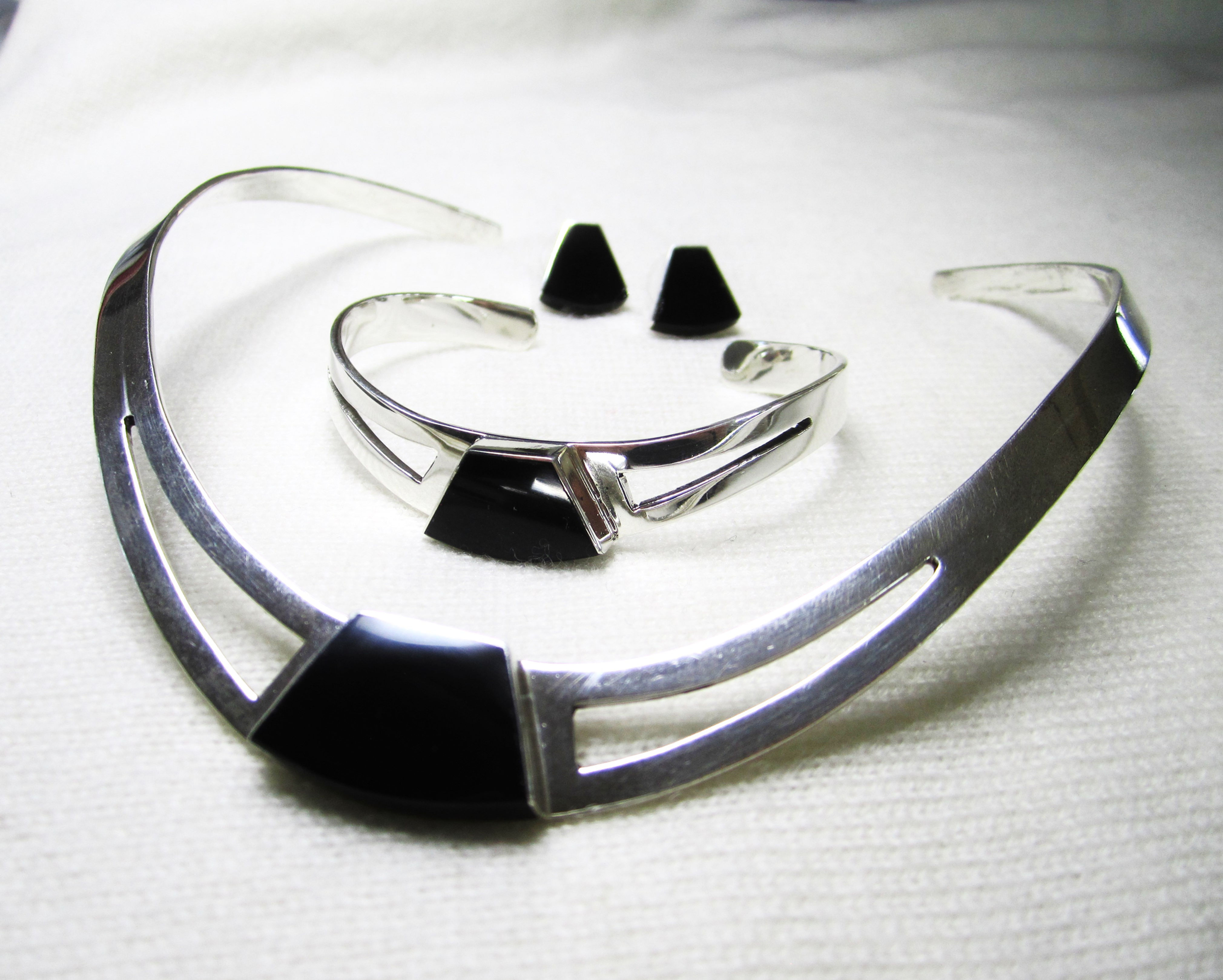 Klave, armring øredobber med Onyx