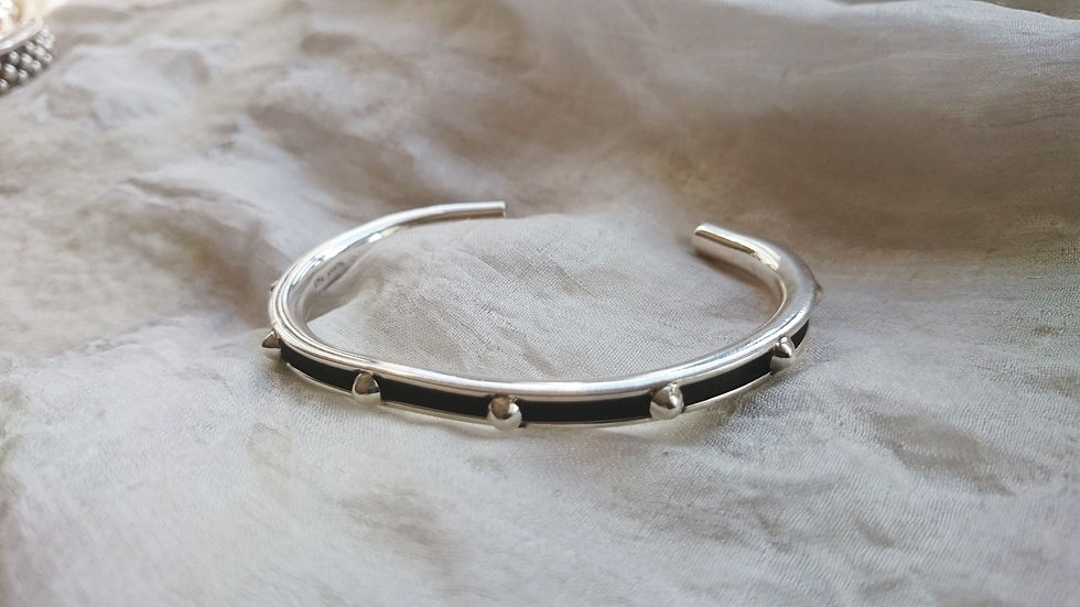 Thumbnail: Armring i sølv