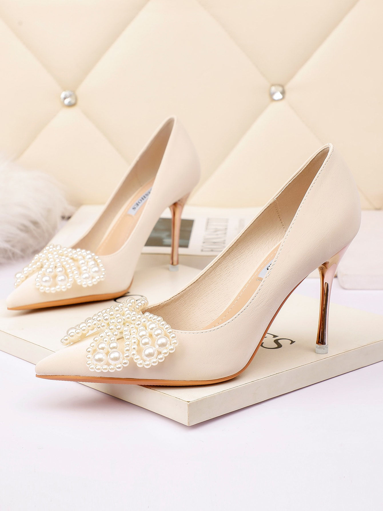 Faux Pearl Decor Court Pumps