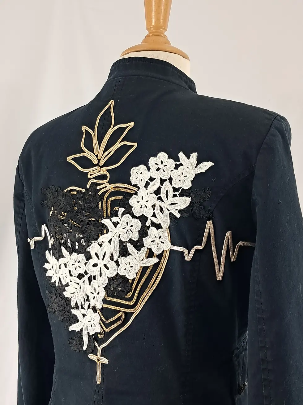 Miniature : Veste officier EX VOTO et dentelle